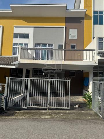 Townhouse For Rent at Durian Tunggal 1