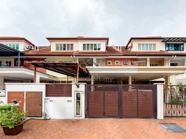 RENOVATED - 3 Storey Terrace, Paragon Heights, Bukit Jalil 1