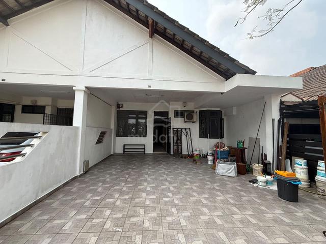 Rumah Sewa Taman Molek 1.5 Storey Terrace House Unblocked View JB 1