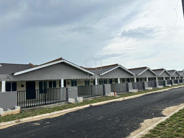 BESAR CANTIK Rumah Teres Perwira Seri Iskandar @ Seri Iskandar, Perak 1