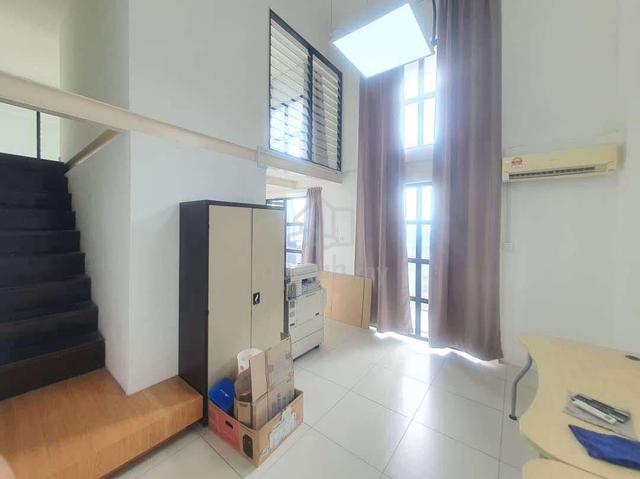 Empire City, Colonial Loft 1