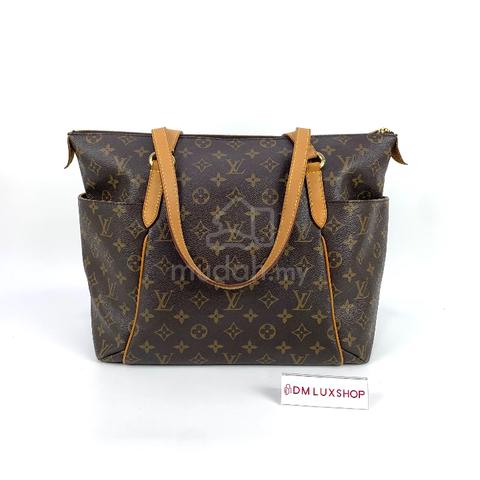 Louis Vuitton Monogram Totally MM Tote Bag