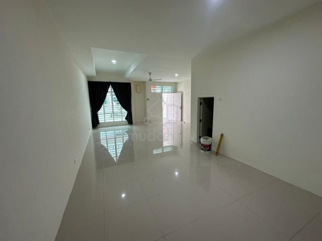 3sty terrace brand new simple fitting in balik pulau botanica ct rent 1