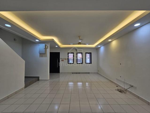 Fully Renovated & Extended Double Storey 20x70 Kota Kemuning, Tainia 1