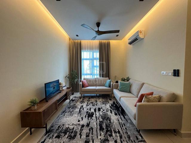 Aura Residence 1