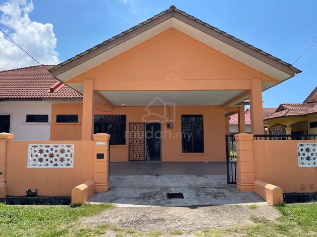 Rumah Berkembar di Bandar Paka, Dungun 1