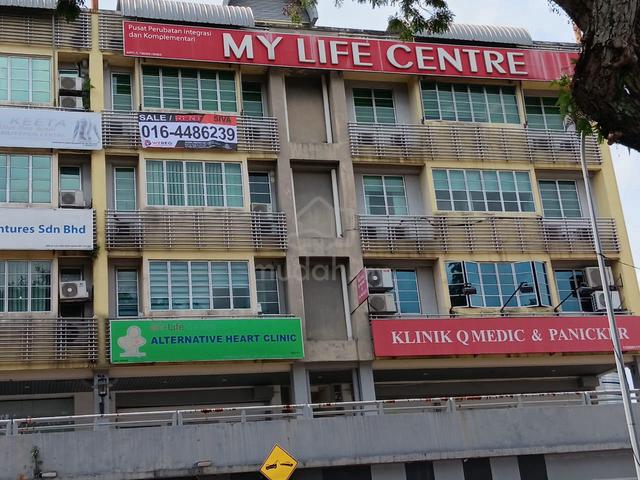Office Lot 8 Avenue 1