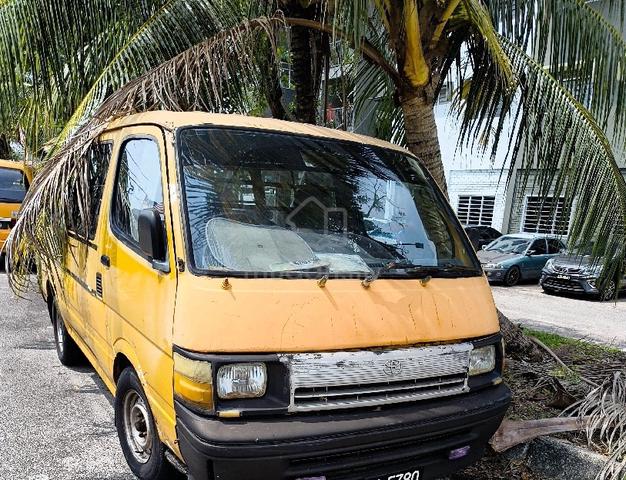 1995 Toyota HIACE 2.8 LH-113R (M) - 1