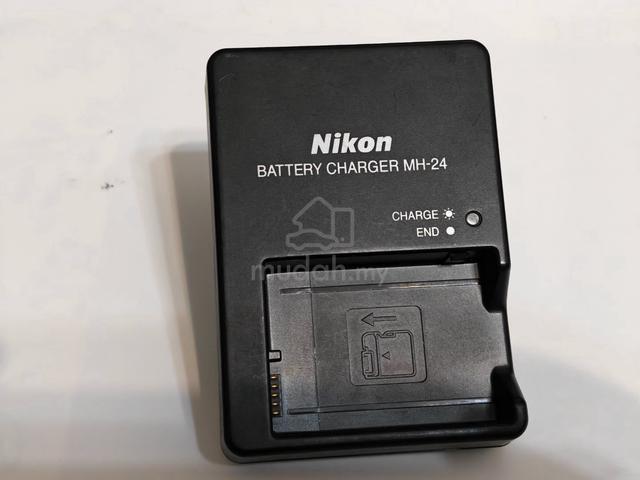 NIKON D5600 Camera With Accessories - photo 6 of 6
