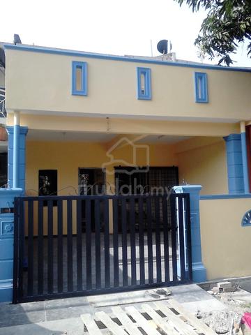 Double storey House in Senawang | Great Location 1