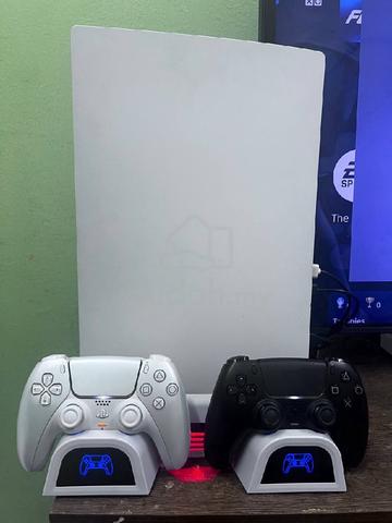 USED PS5 FAT DIGITAL 2 CONTROLLERs - photo 2 of 3