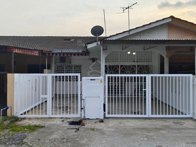 Single Storey House @ Taman Klang Jaya for RENT 4R2B Partial Furnished 1