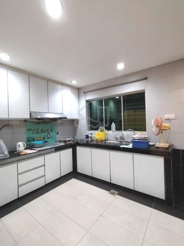 Fully Extended 2-Storey House at Taman Kinrara / Taman Mawar 1