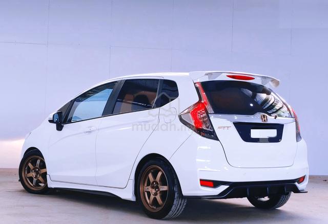 2015 Honda JAZZ 1.5 V (A) Full Loan Free Warranty - 4