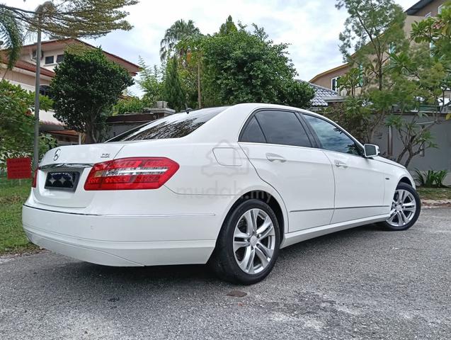 2010 Mercedes Benz E250 CGI BlueEFCY - 2
