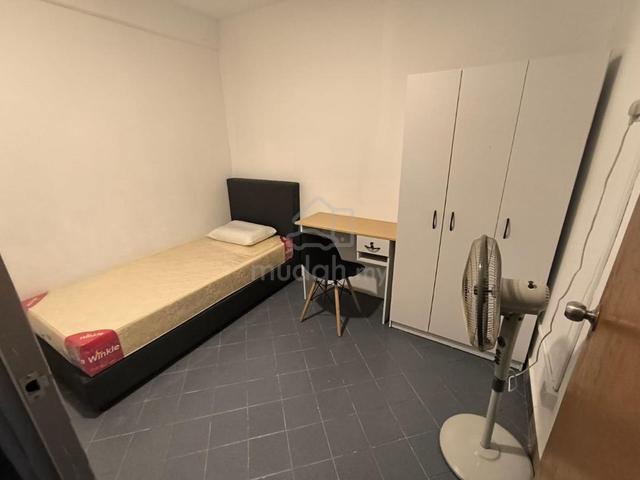 Double Story Corner House Girls Room for Rent Sunway PJS Subang Jaya 1