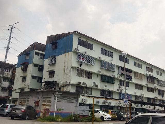 Flat Taman Cahaya Indah 1