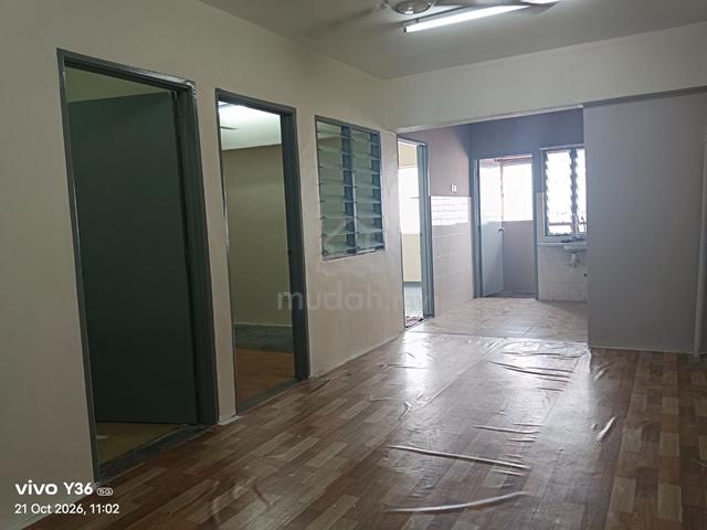 Pandan Ria Apartment (Block B) 1