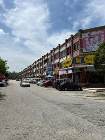 Facing Main Road Crowded Area Alam Budiman Puncak Alam 2 Sty Shop 1