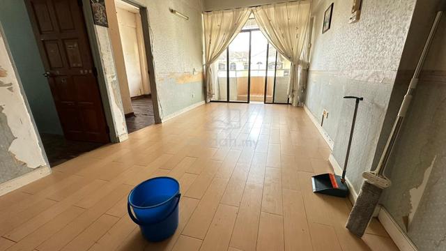 Ferringhi Mutiara Apartment 1