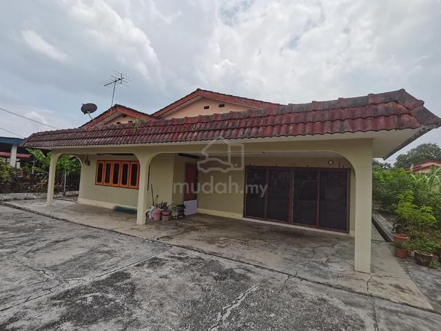 RUMAH TANAH BESAR DI KAMPUN Kampung Seri Ampang 1