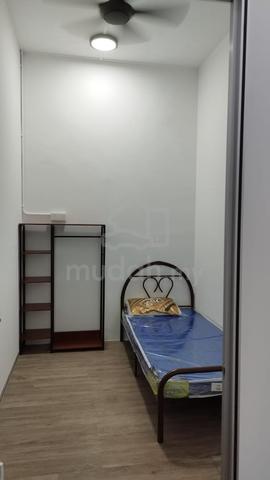 FULLY FURNISHED ROOM FOR RENT 💫 *Non Mix MALE & FEMALE* 1