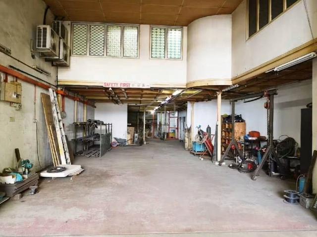 1.5 Storey Factory for Rent @ Mount Austin, Renovated 1