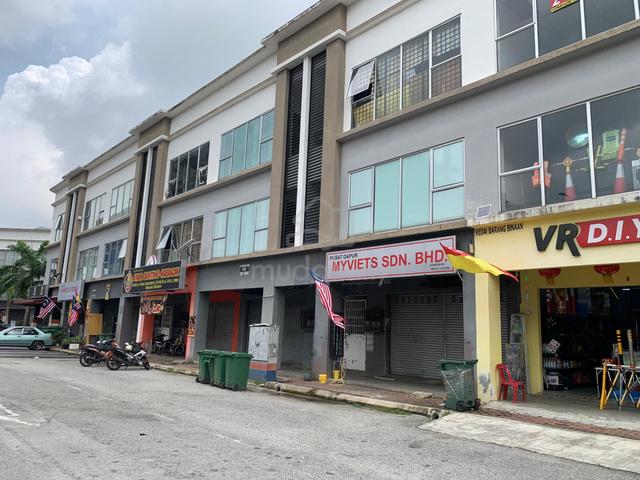 Bandar Rinching Sek 5 Semenyih Popular Ample Parking 3 storey For Sale 1