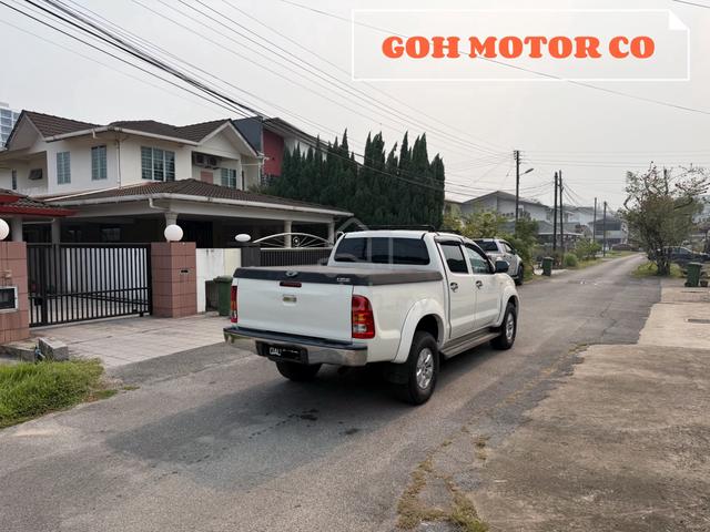 2010 Toyota HILUX 2.5 G FACELIFT (A) - 3