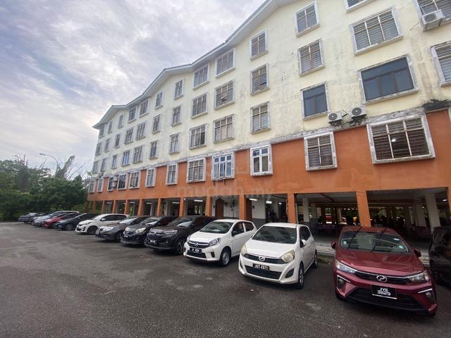 Rumah Pangsa Meranti Leisure Farm Resort 1