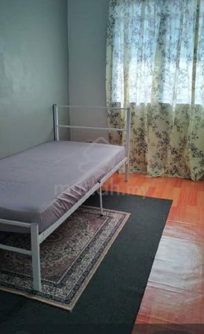 bilik sewa taman melor 1