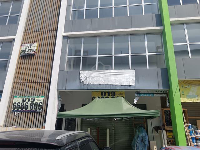 FREEHOLD 3 Storey Shop Office Lot Kubica Square Bandar Puteri Bangi 1