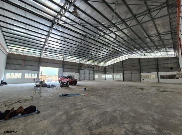 SemiD Factory Warehouse Rent‼️Aman Perdana Klang【21,800sf /200Amp /CF】 1