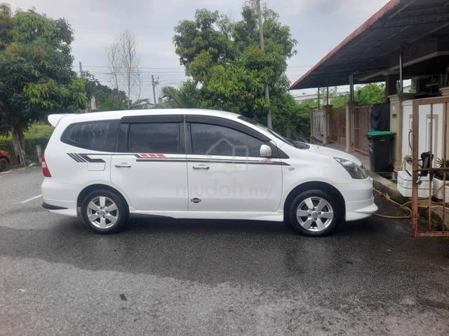 2011 Nissan GRAND LIVINA 1.8 IMPUL (A) - 1