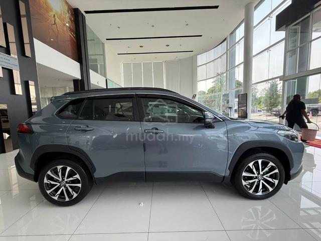 New 2026 Toyota COROLLA CROSS 1.8 - 4