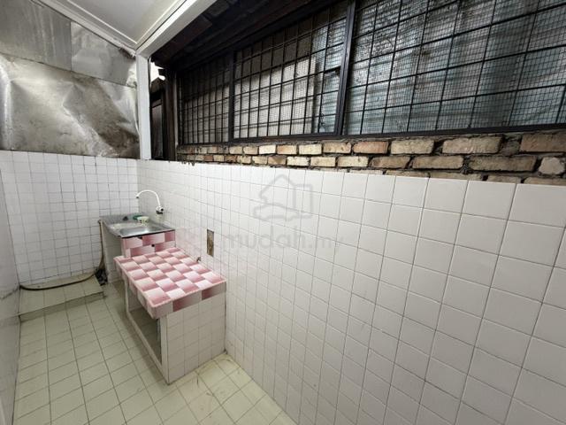 Setapak,2 and half story house terraced hosue for sale near lrt 5min 1