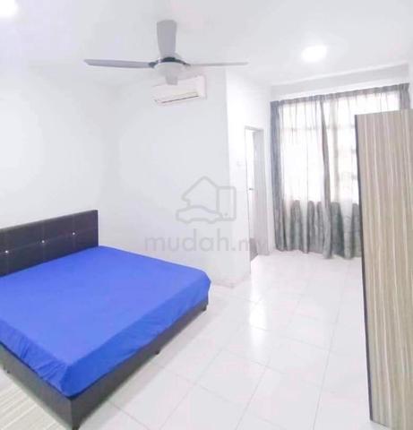 Larkin Master Bedroom Apartment room CiQ Jb bus stop have Carpark Nice 1