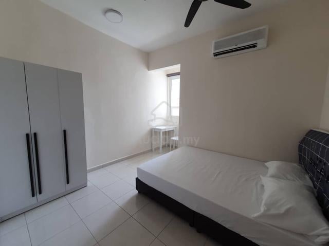 Middle Bedroom for Rent @ Bayan Baru. Malaysian only. 1
