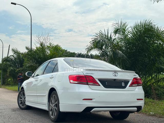 2011 Toyota CAMRY 2.0 E FACELIFT Good Condition - 4
