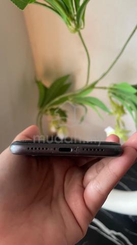Apple iPhone 11 128 GB - photo 2 of 5