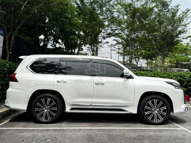 2019 Lexus LX570 5.7 V8 MARK LEVINSTON HUD SUNROOF - 3