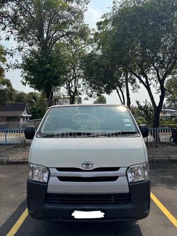 Toyota HIACE 2.5 van 2020 low milleage - 2