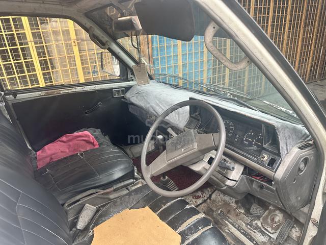1996 Nissan c22 - 3