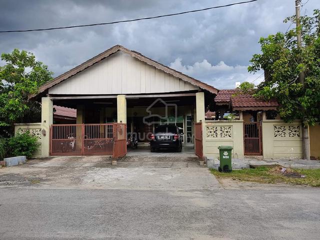 rumah bungalow di atas tanah lot 1