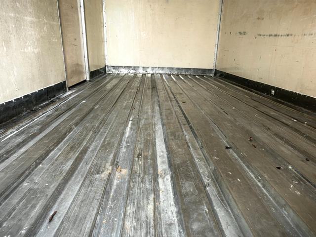 DAIHATSU V116 CHILLER BOX 2004 BDM 5000 kg - photo 6 of 6