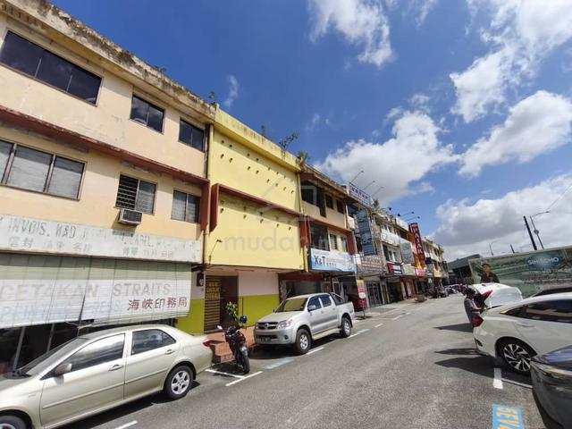 Taman Skudai Baru 面对大路的店铺 1