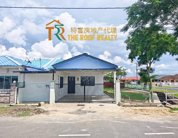 Under Value Single Semi Detached at Permyjaya 1