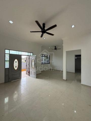 Hidden Gem Below Bank Value 24.5% Bungalow @ Taman Sri Emas, Batu Kawa 1