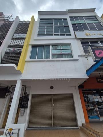 Good Location Mutiara Rini @ 3 Storey Shop Lot Ground Floor For Rent 1