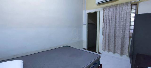 Fully Furnished Room with Bathroom for RENT at Jln Haji Ahmad, Kuantan 1